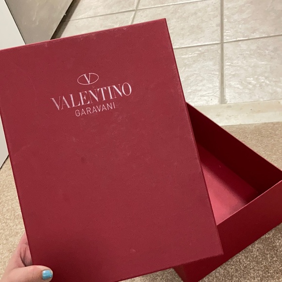 AUTHENTIC Valentino Shoes (comes w box& dust bag) - Picture 12 of 12